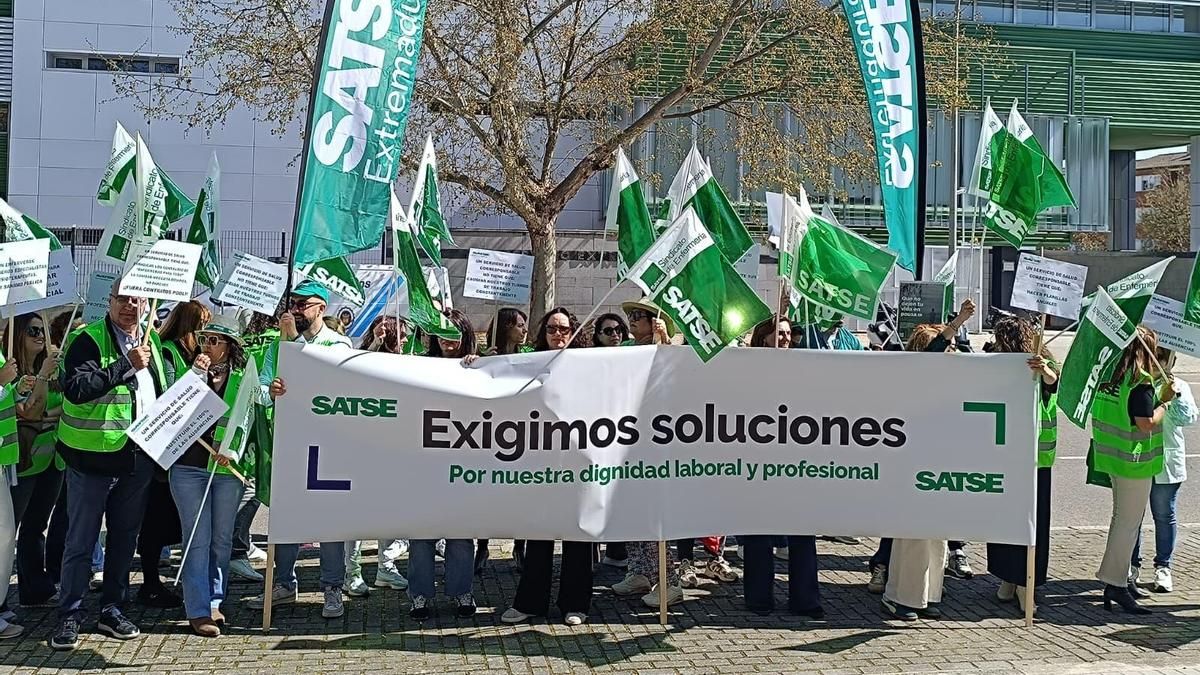 SATSE denuncia contratos por días en el SES que empujan a enfermeras y fisioterapeutas a irse de Extremadura
