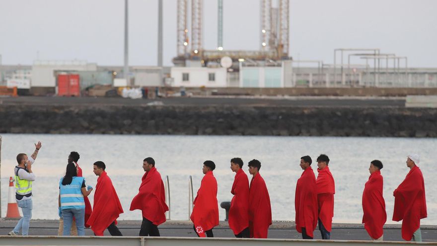 Al menos 603 personas a bordo de pateras y embarcaciones son rescatadas en aguas próximas a Canarias