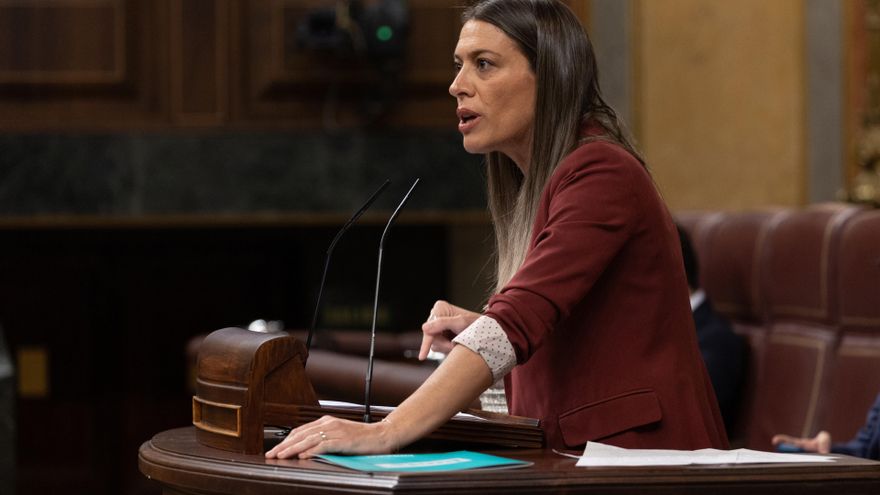 La portavoz de Junts en el Congreso, Miriam Nogueras, interviene durante un pleno en el Congreso.