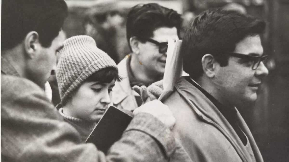 Santiago Álvarez (dcha) junto a otros españoles en Moscú, 1961.
