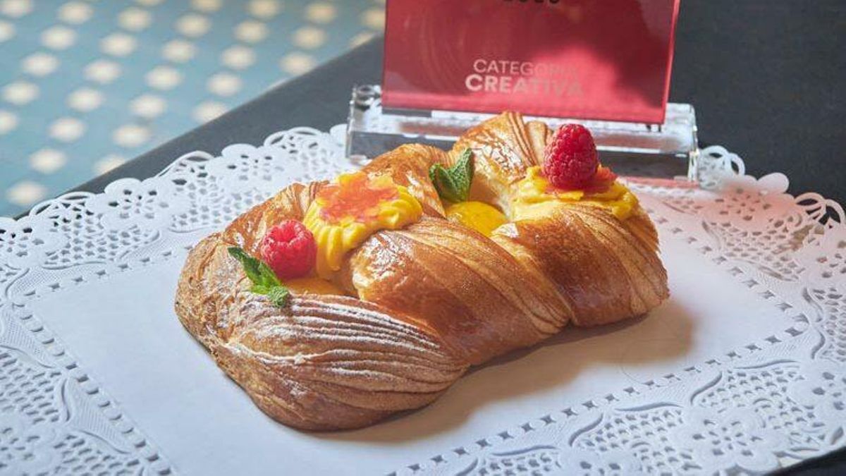 Coca de crema y piñones