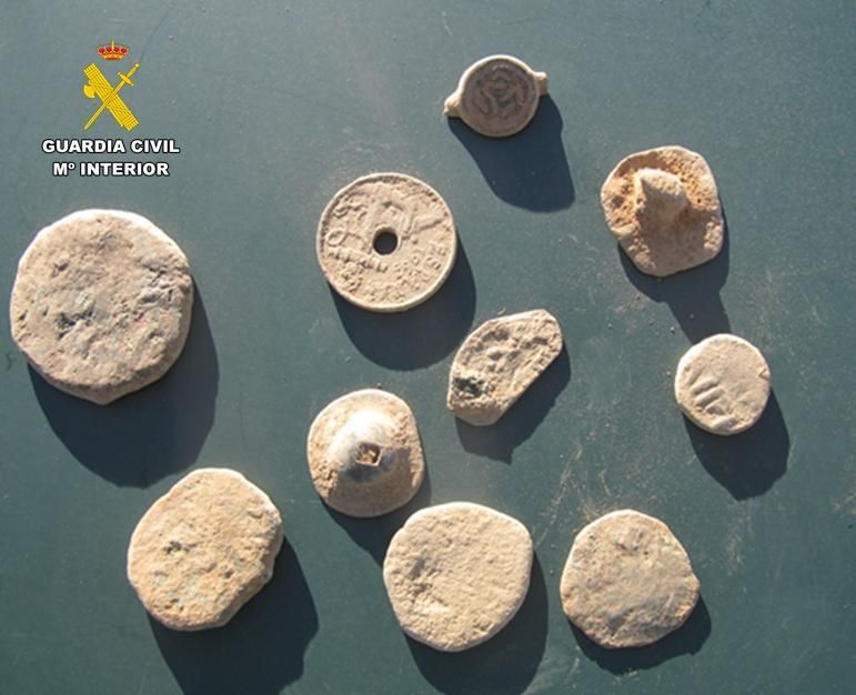 Algunas piezas obtenidas por los expoliadores.