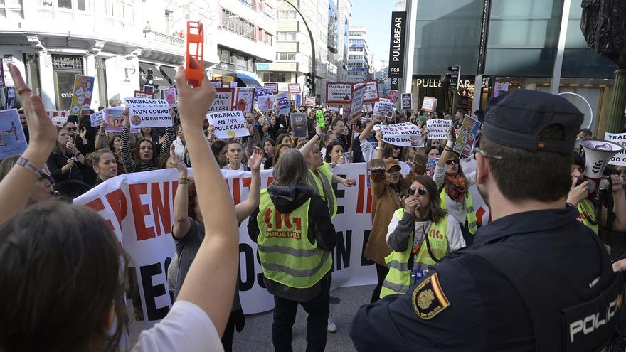 El 90% de las dependientas de Inditex en la provincia de A Coruña secunda la huelga del Black Friday, según la CIG