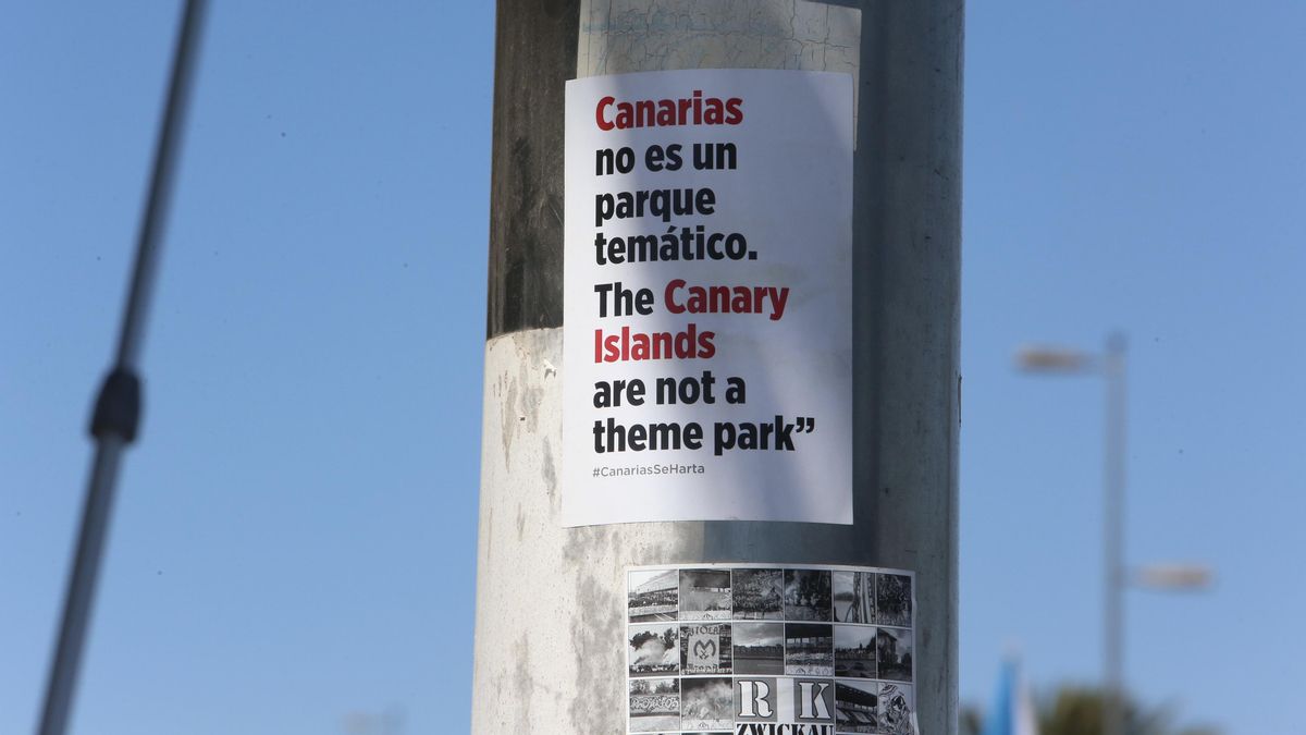 Cartel contra la masificación turística