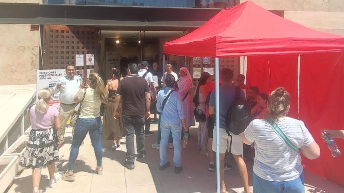 Votar en Madrid a 8.000 kilómetros de casa: "Quiero lo mejor para mi familia en Colombia y para mí cuando regrese"