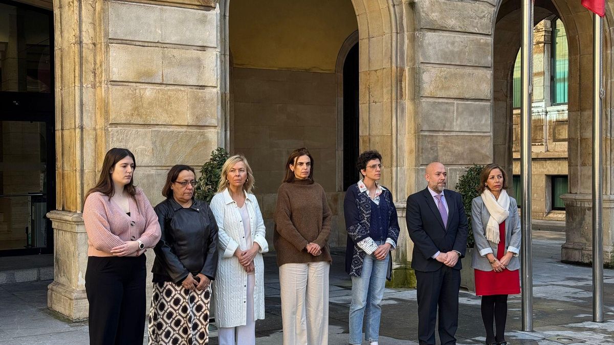 Minuto de silencio en Gijón