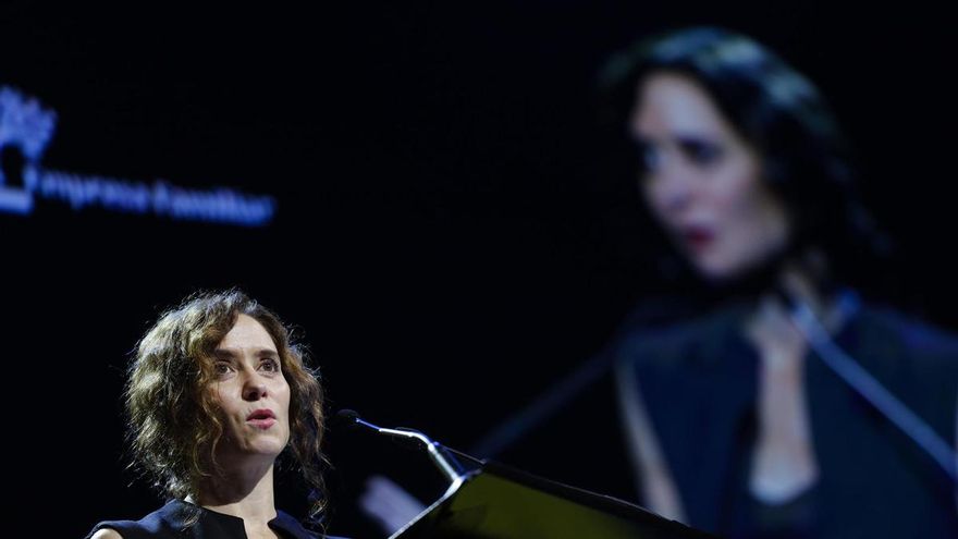 La presidenta de la Comunidad de Madrid, Isabel Diaz Ayuso interviene en el XXIX Congreso nacional de la Empresa Familiar, este martes, en Madrid.