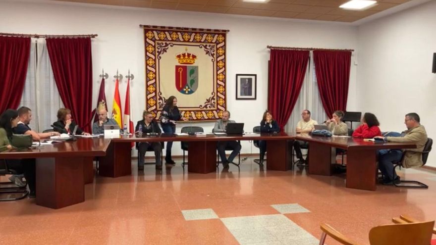 La alcaldesa del PP de un pueblo toledano no considera presidente a Page: "No lo he votado"