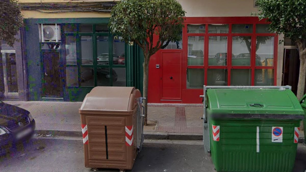 Dos locales comerciales dedicados a apartamentos de uso turístico en el barrio de Madre de Dios