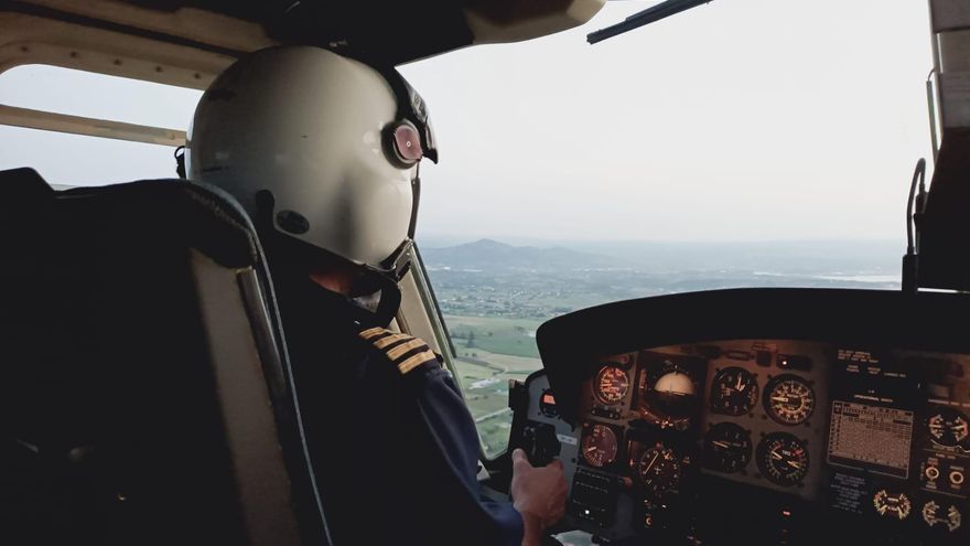 El helicóptero rescata a dos menores con esguinces de rodilla y tobillo en el Monte Buciero