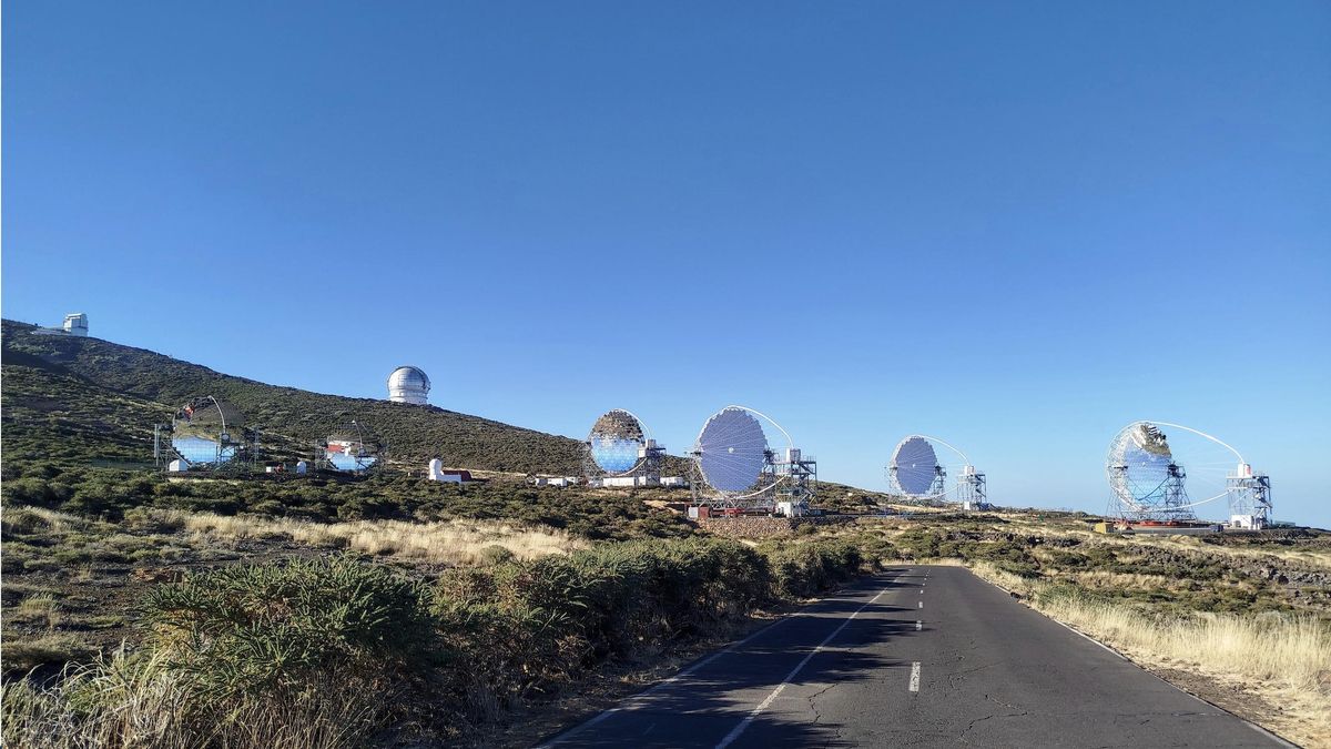 El IAC asegura la conexión de sus observatorios con una nueva red de fibra óptica submarina y terrestre