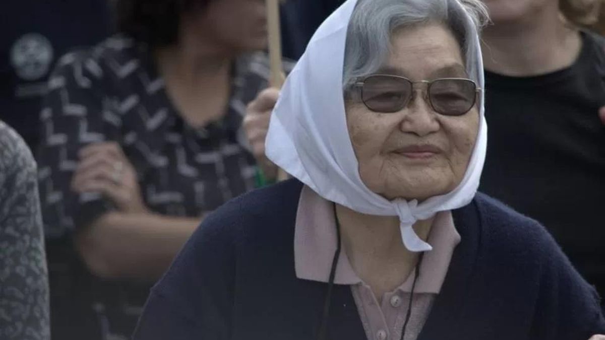 María Takara de Oshiro.