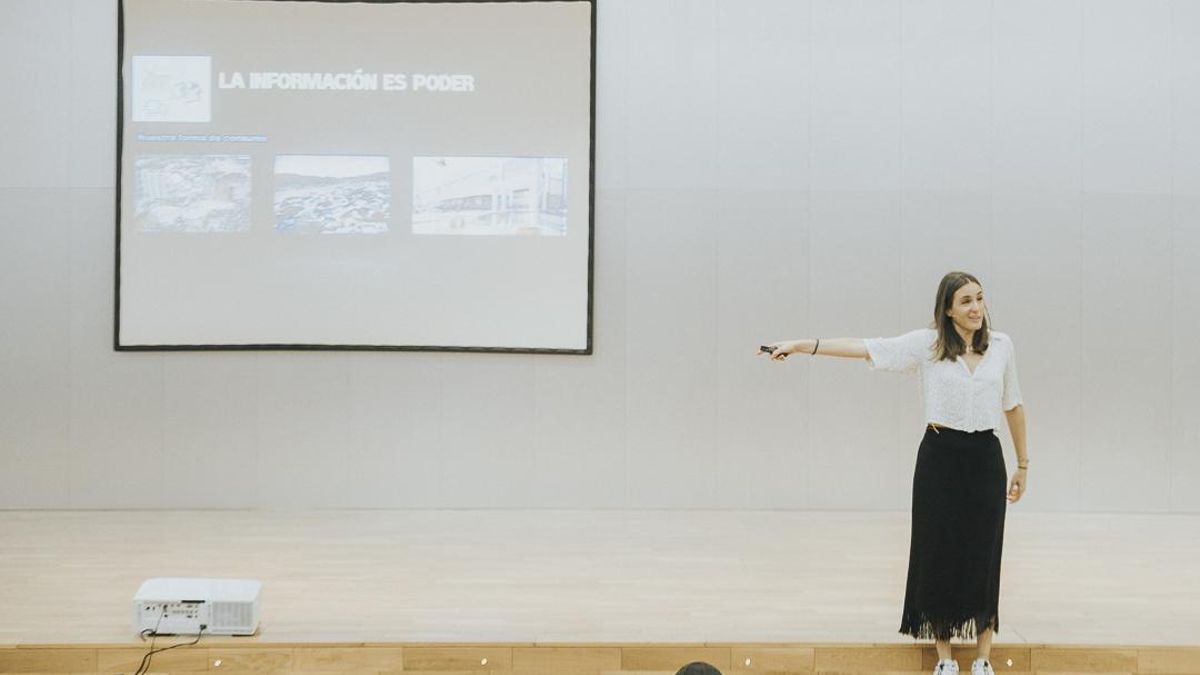 Sostenibilidad y bulos en la conferencia 'Rompe Fake' de elDiario.es Región de Murcia: "Consumimos de manera agresiva"