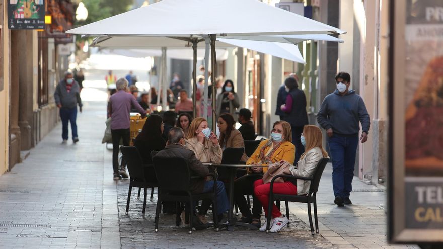 Las Palmas de Gran Canaria ofrece ayudas a familias y hosteleros afectados por el nivel de alerta 3