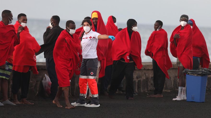 La ruta migratoria hacia Canarias se vuelca en Lanzarote y Fuerteventura, con el 53% de llegadas