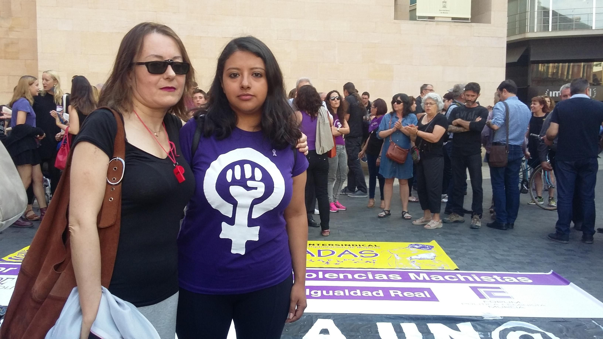 Convocatoria contra la violencia machista en la plaza Belluga/ ELISA RECHE