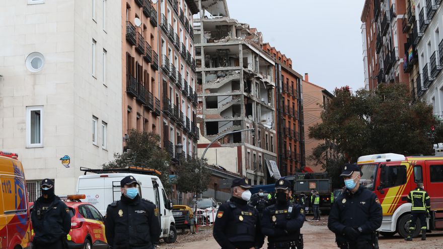 La demolición de la casa parroquial que explotó en Madrid durará dos semanas y seis edificios más se revisan por daños