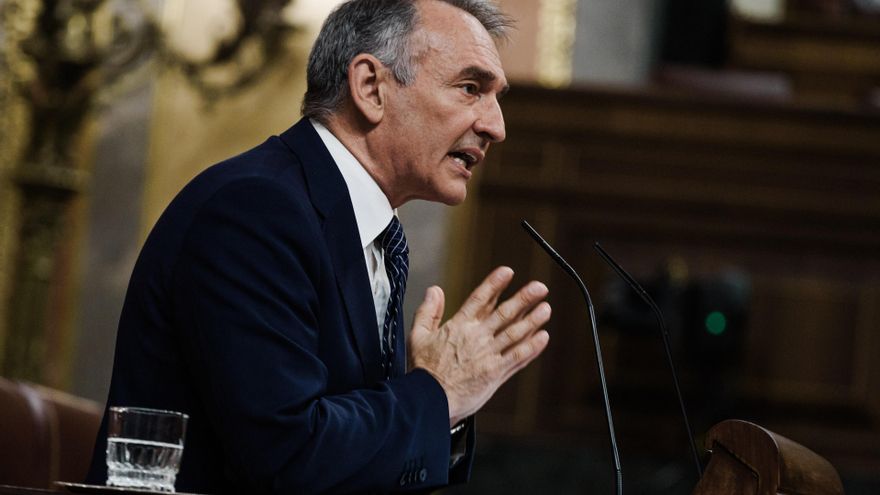 El secretario general del Partido Comunista de España, Enrique Santiago, durante la celebración en el Congreso de los Diputados de una sesión plenaria, a 19 de junio de 2025, en Madrid (España).