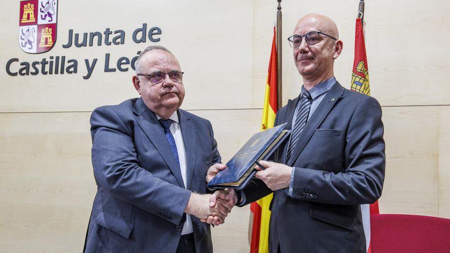 La Junta de Castilla y León seguirá derivando a la privada y contratando médicos sin especialidad para garantizar la atención