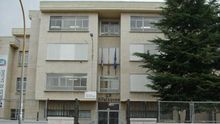 Fachada del colegio Antonio Valbuena, uno de los centros donde se sirvieron larvas de gusano.