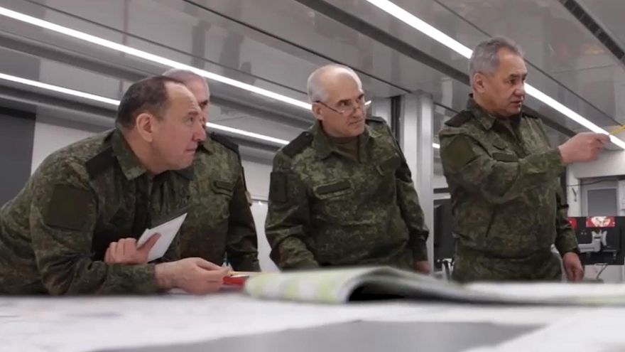 El ministro de Defensa ruso, Serguéi Shoigu, a su llegada al desfile militar con ocasión del 74 aniversario de la victoria sobre la Alemania nazi en la Segunda Guerra Mundial, el pasado mes de mayo, en la Plaza Roja de Moscú (Rusia). EFE/Maxim Shipenkov