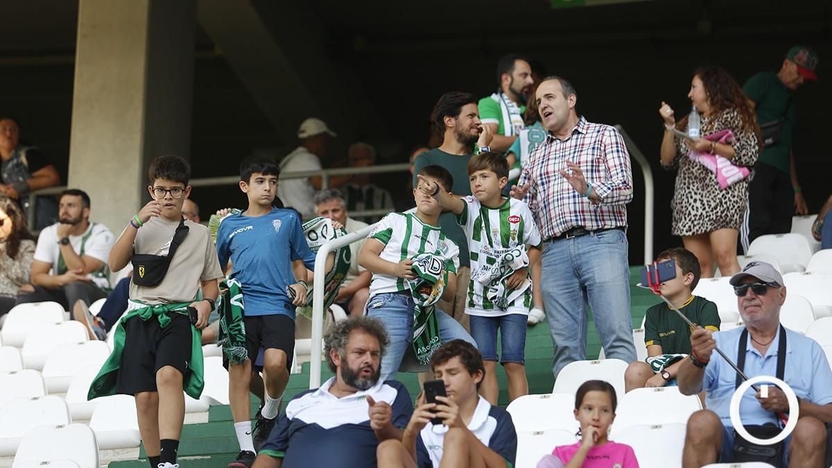 Grada Blanquiverde del encuentro entre el Córdoba CF y AD Mérida