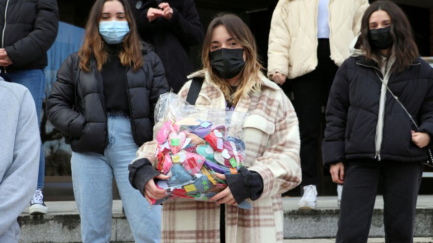 corazones alimebros campaña solidaridad estudiantes jóvenes universidad león enfermería