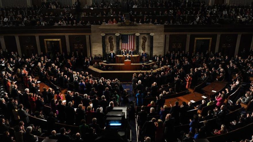 El Congreso de EE.UU. urge a Trump a condenar el racismo y el supremacismo