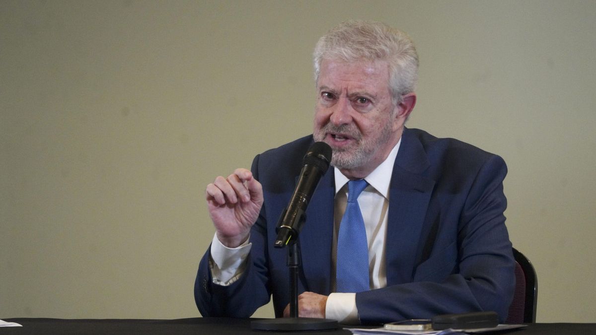 El abogado Alberto Beraldi en conferencia de prensa.