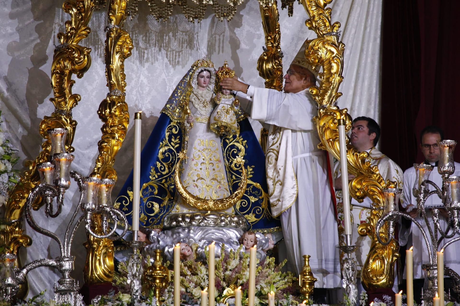 La coronación de la Virgen de Luna, en imágenes