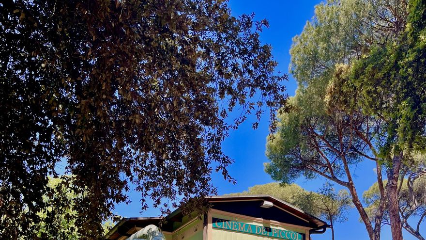 El cine más pequeño del mundo tiene 63 butacas y está en Roma: la joya escondida en Villa Borghese con récord Guinness incluido