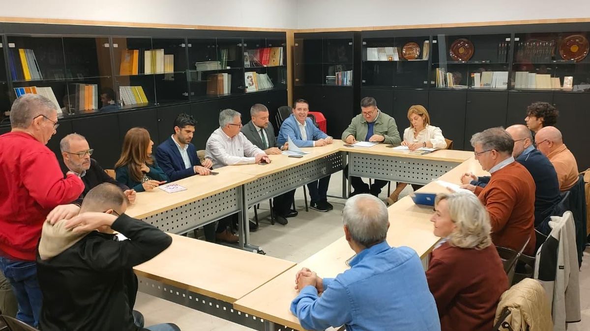 Reunión del Pacto Social por el Ferrocarril de Albacete: "Es fundamental para la vertebración de los territorios"