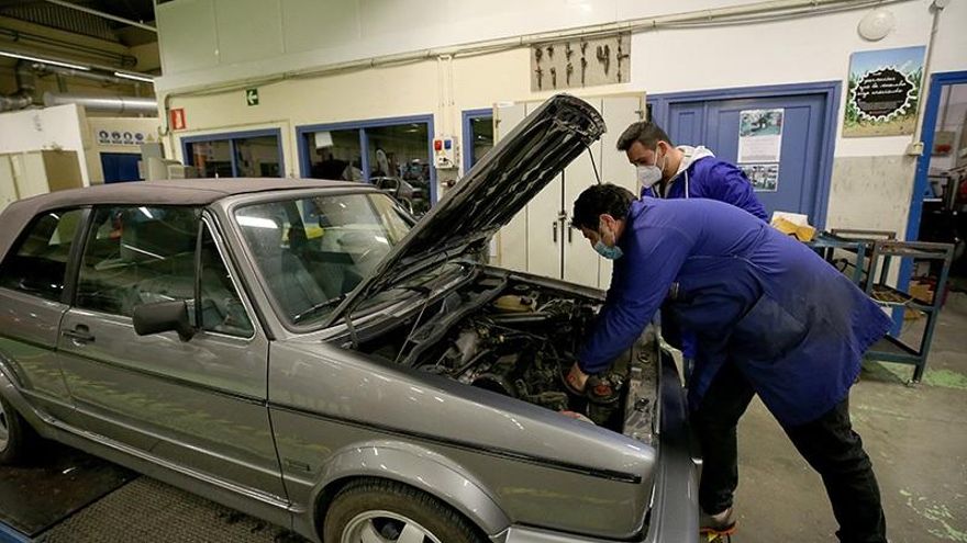 Archivo - Prácticas en un ciclo de Automoción