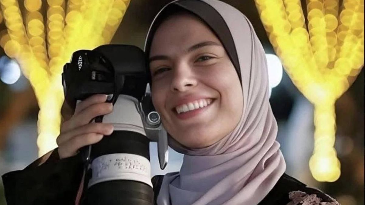Fátima Hassouna, la fotoperiodista palestina asesinada por Israel que se vengó de la muerte a través de la luz