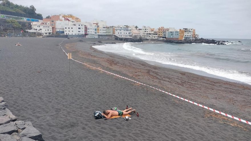 Playa Jardín de Puerto de la Cruz cumple casi un mes cerrada por contaminación fecal