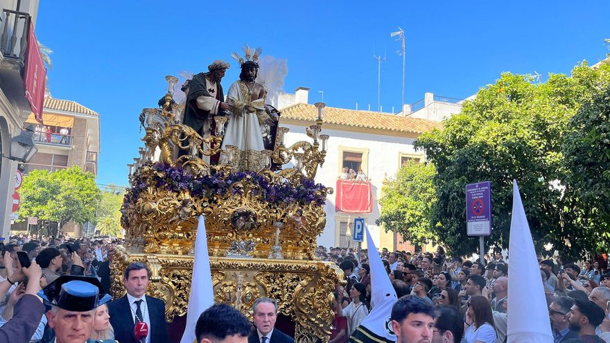 El paso de Cristo de la hermandad de La Paz.