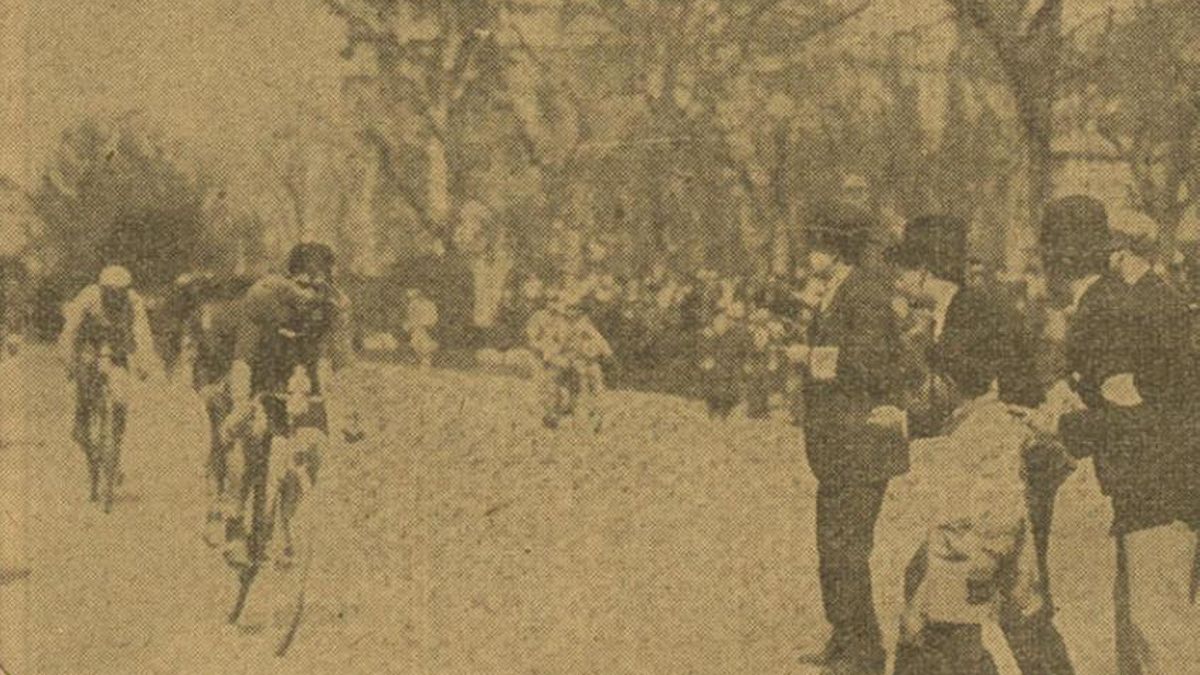 Ángel Mateos ganando el sprint final