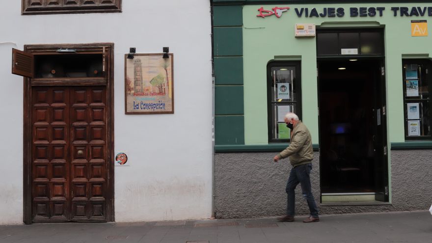 Las nuevas restricciones en Tenerife llegan "a tiempo" aunque con cierta "incertidumbre", según expertos