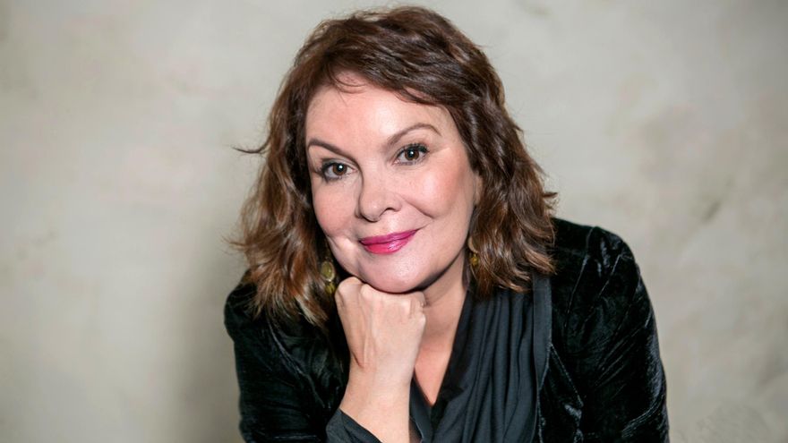 Clara Sánchez, nueva silla X de la RAE: “No estaría nada mal abrir el debate sobre la be y la uve"