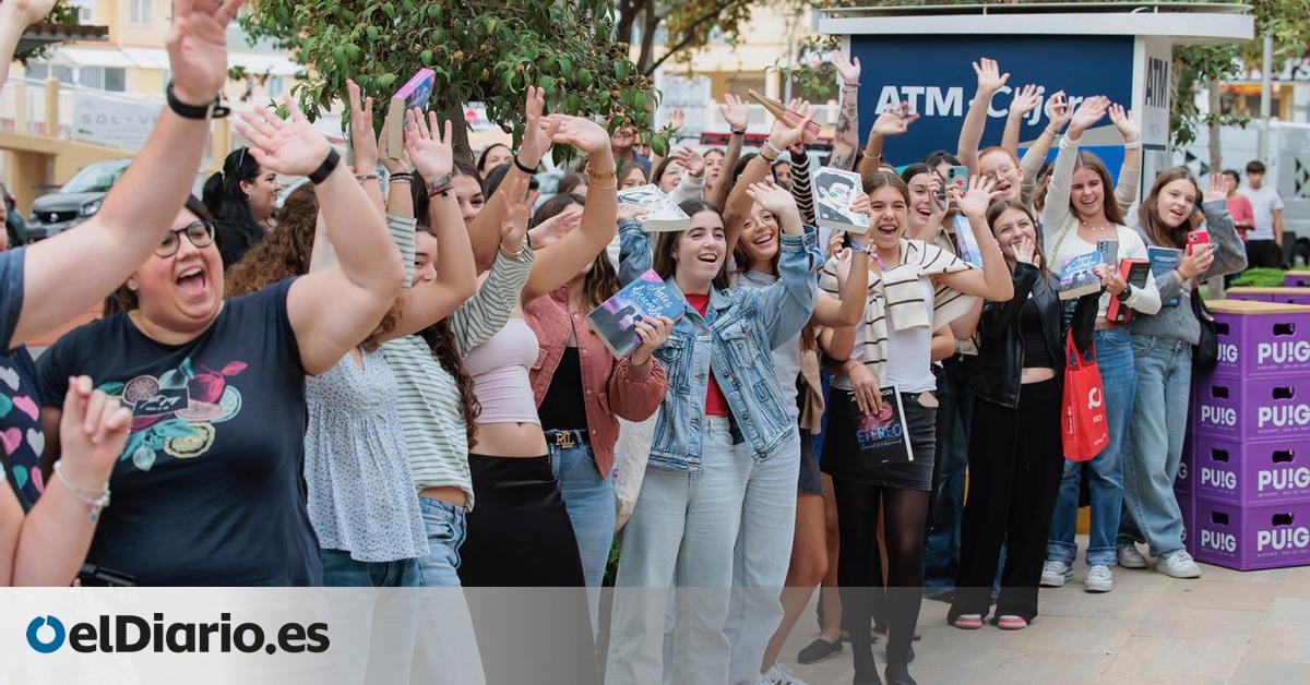 Un festín literario en Magaluf, meca del turismo de borrachera: “Aquí hay mucha fiesta, pero el festival nos encanta”