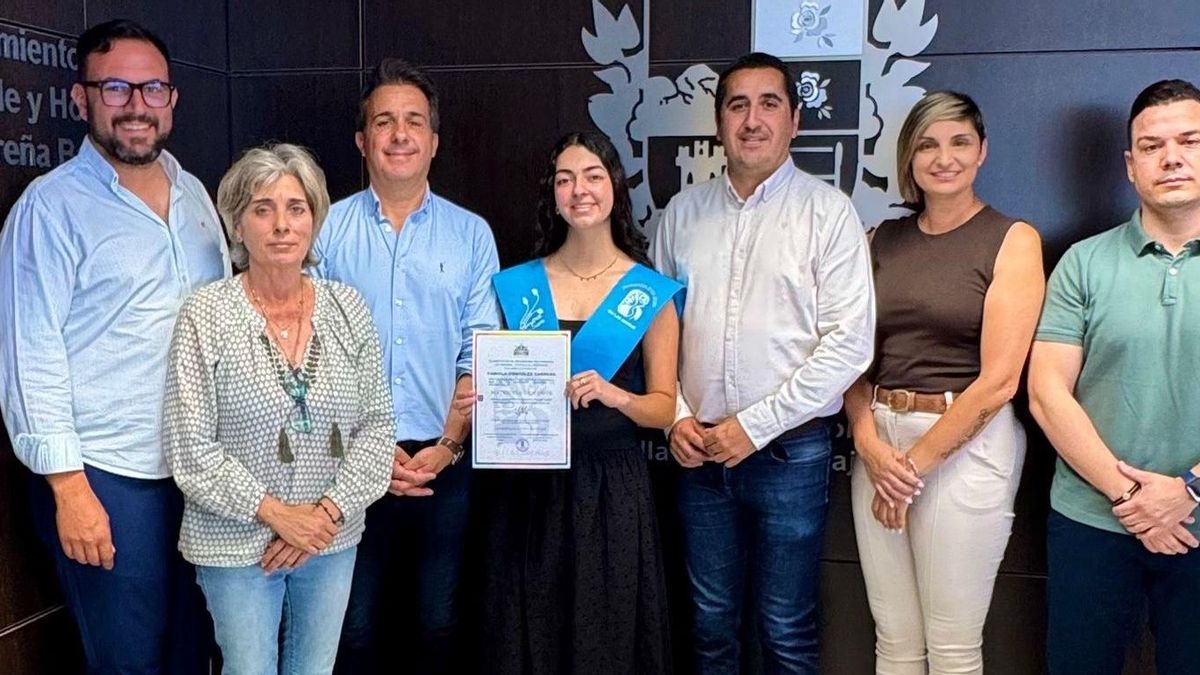 Breña Baja reconoce a Fabiola González Cabrera por lograr el mejor expediente académico del municipio
