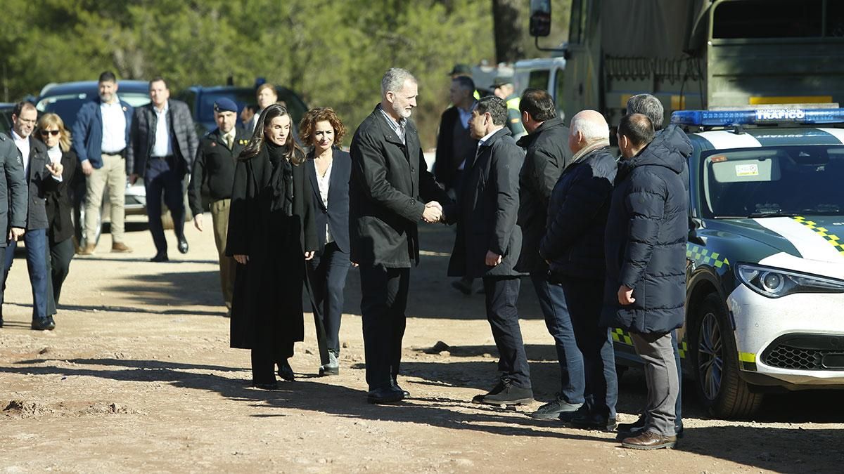 Los Reyes Felipe VI y Letizia visitan la zona 0 del accidente de trenes en Adamuz