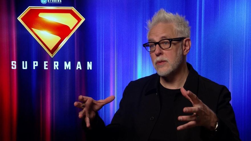 El director de 'Superman' recuerda que el superhéroe es un inmigrante en EEUU y el trumpismo se pone furioso