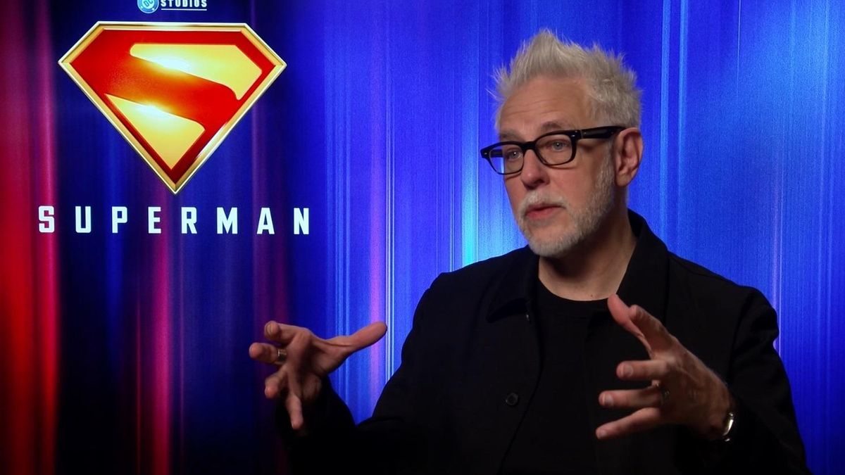 El director de 'Superman' recuerda que el superhéroe es un inmigrante en EEUU y el trumpismo se pone furioso