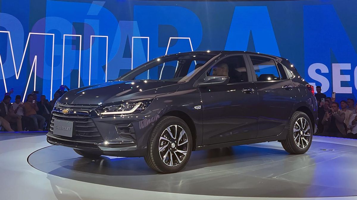 Así es el renovado Onix, en su versión hatchback.