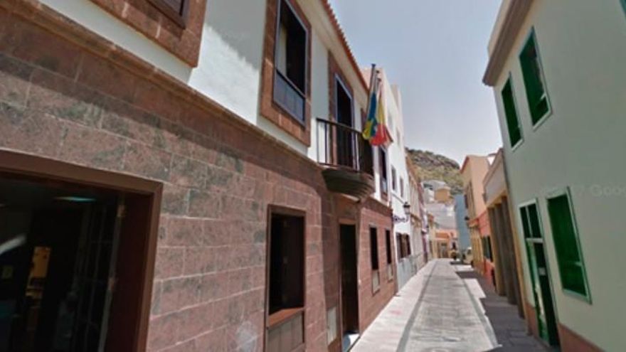 Los tres aspirantes sin errores en las oposiciones de Enfermería aseguran haber comprobado que las cajas con los exámenes estaban cerradas