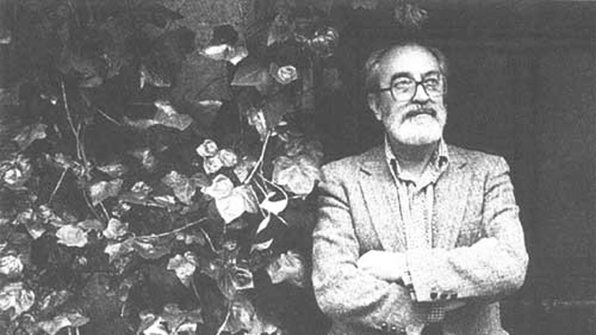 El poeta Ángel González.