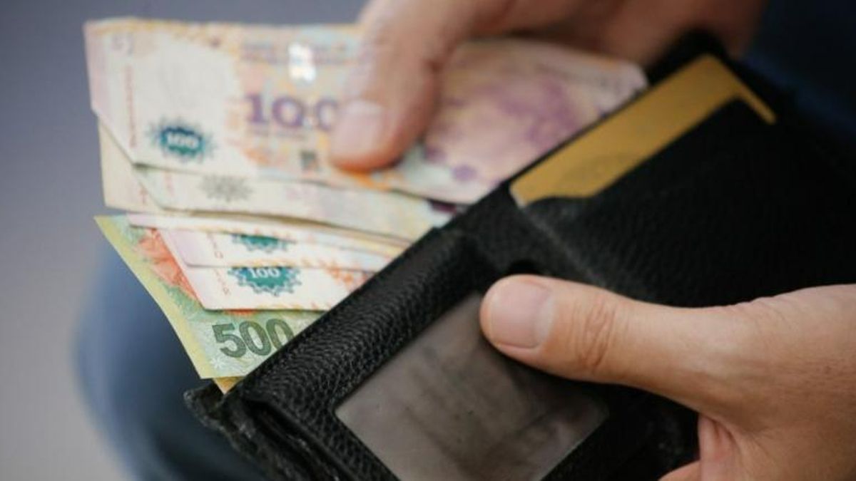 La mitad de los hogares usa ahorros, vende pertenencias o toma préstamos para cubrir gastos