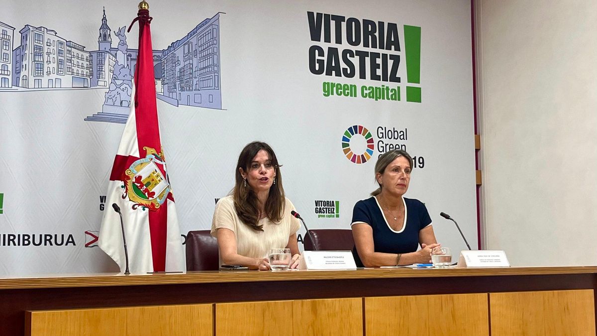 La alcaldesa, Maider Etxebarria, y la edil Sonia Díaz de Corcuera