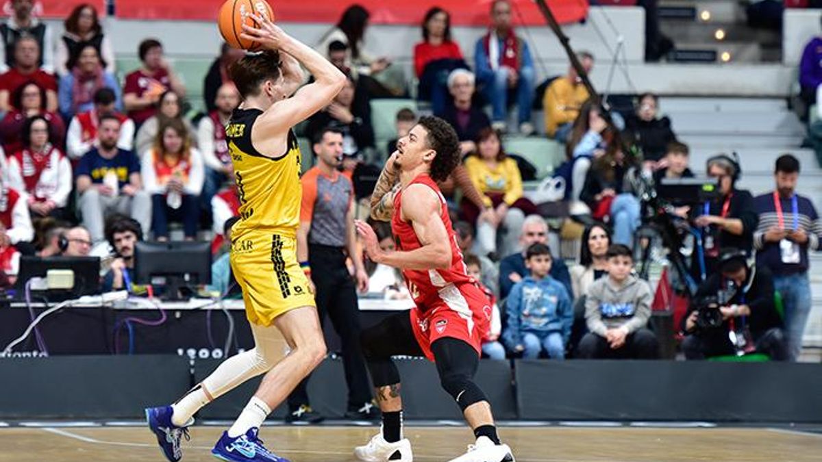 Kramer, héroe aurinegro en Murcia